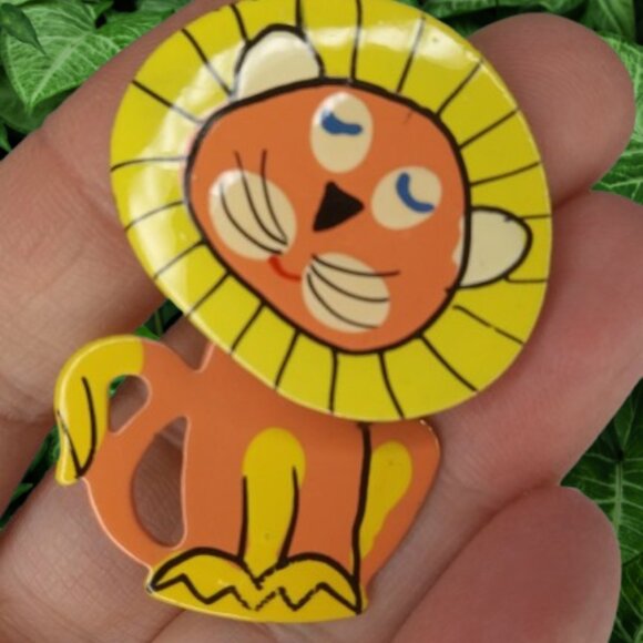 VTG Pin Brooch Lion Articulated moveable poseable head whimsical fun enamel - Picture 3 of 16